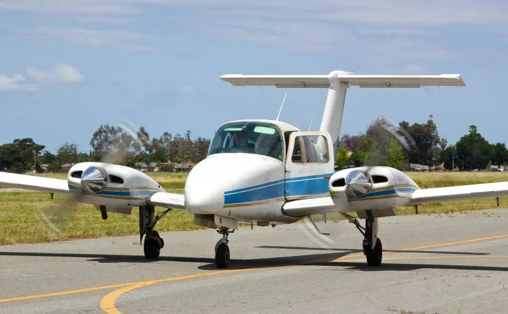 Beechcraft Duchess N3724H used for multi-engine flight training